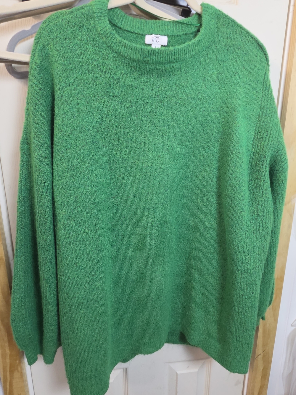 Crewneck Cashmere Sweater crown & ivy Kelly Green